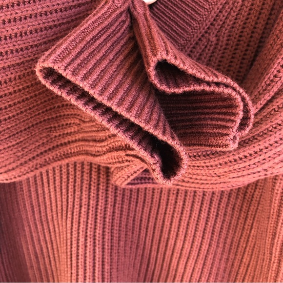 BNWT Aritzia Babaton Rich Cooper Roger Sweater Long V-neck Merino Wool Sweater - Picture 9 of 16